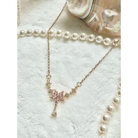 Gorgeous light pink flower Regency style cubic zirconia necklace  - Picture 7 of 8